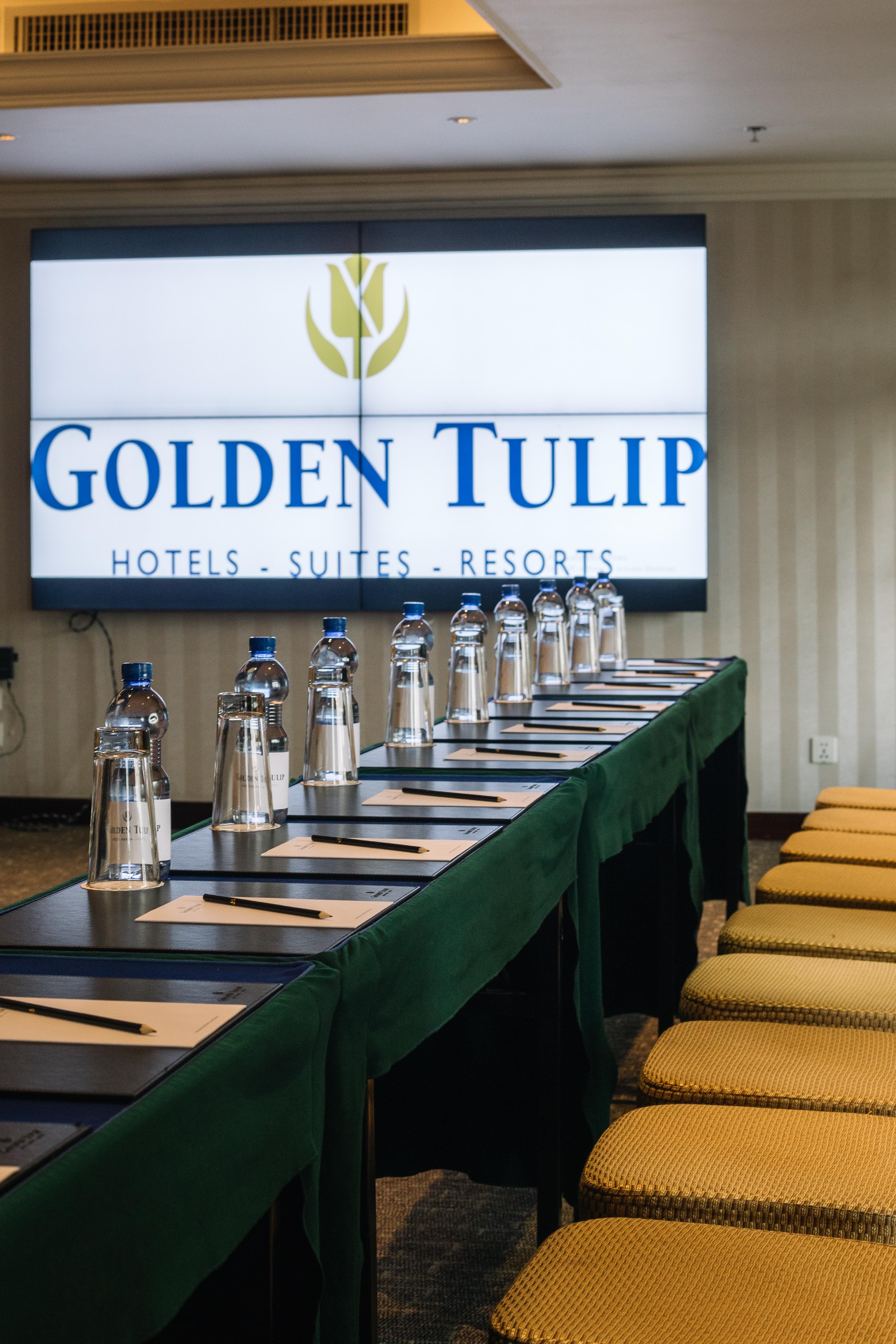 Golden Tulip Addis Ababa Hotel Екстериор снимка